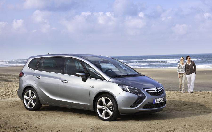  Opel Zafira Tourer 1.6 CDTi Ecotec 2013 года  (фото 38 из 46)